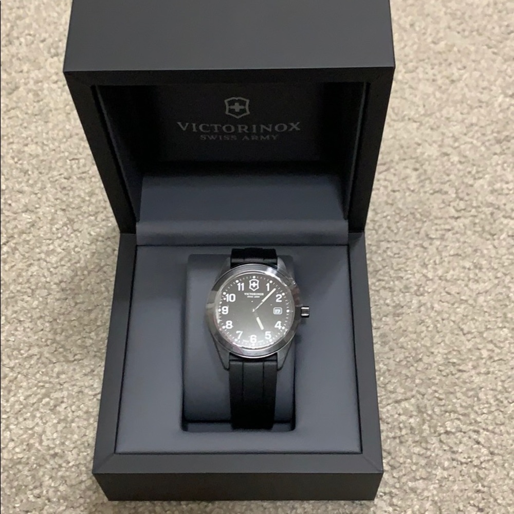 Victorinox Swiss Army Watch (Garrison) new